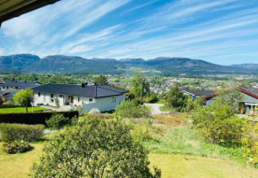 Flott hus i breisås - gangavstand til Bø sentrum Bø